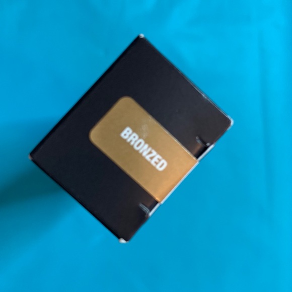 Anastasia Beverly Hills Liquid Glow Highlighter - Picture 4 of 4